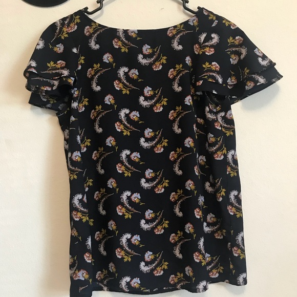 BANANA REPUBLIC SATIN TOP - Picture 3 of 3